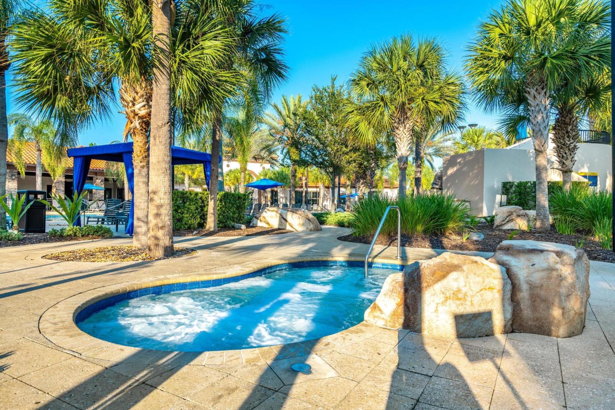 Resort Villatel Village At Solterra Davenport