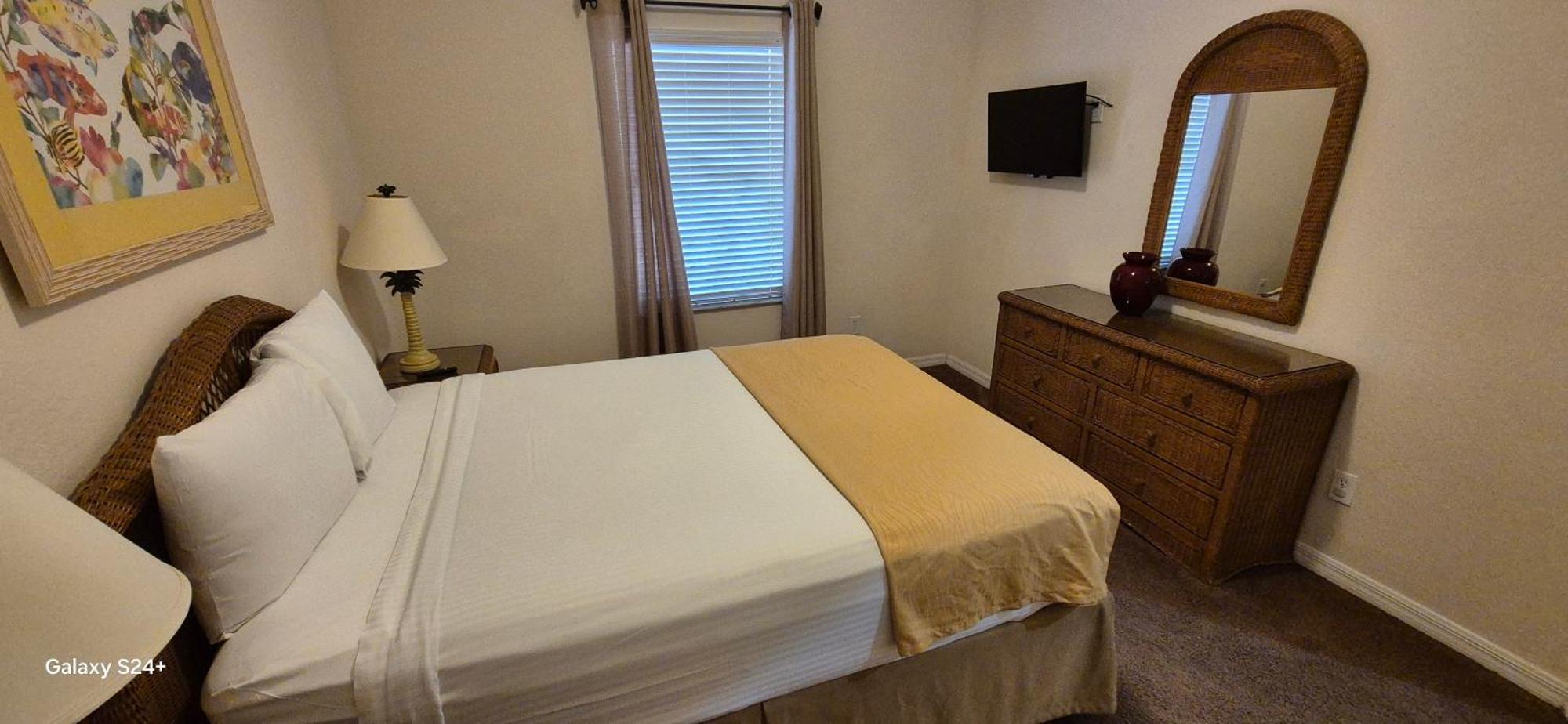 16109 Bahama Bay Apartment