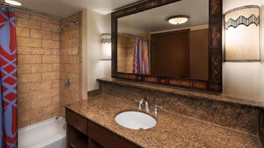 Disney's Animal Kingdom - Jambo House Hotel 4*
