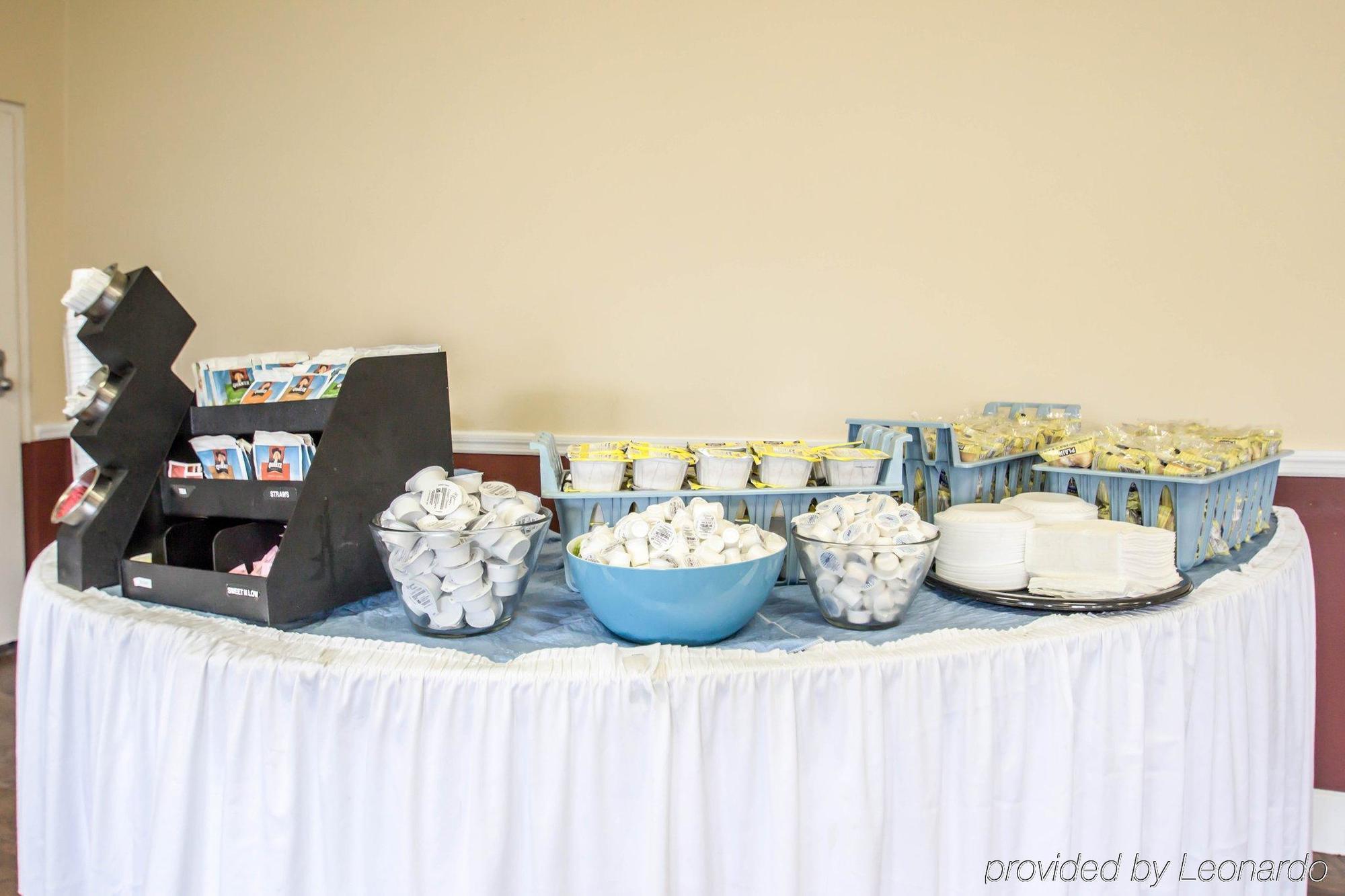 Main Gate Kissimmee Formally Road Way Hotel Celebration