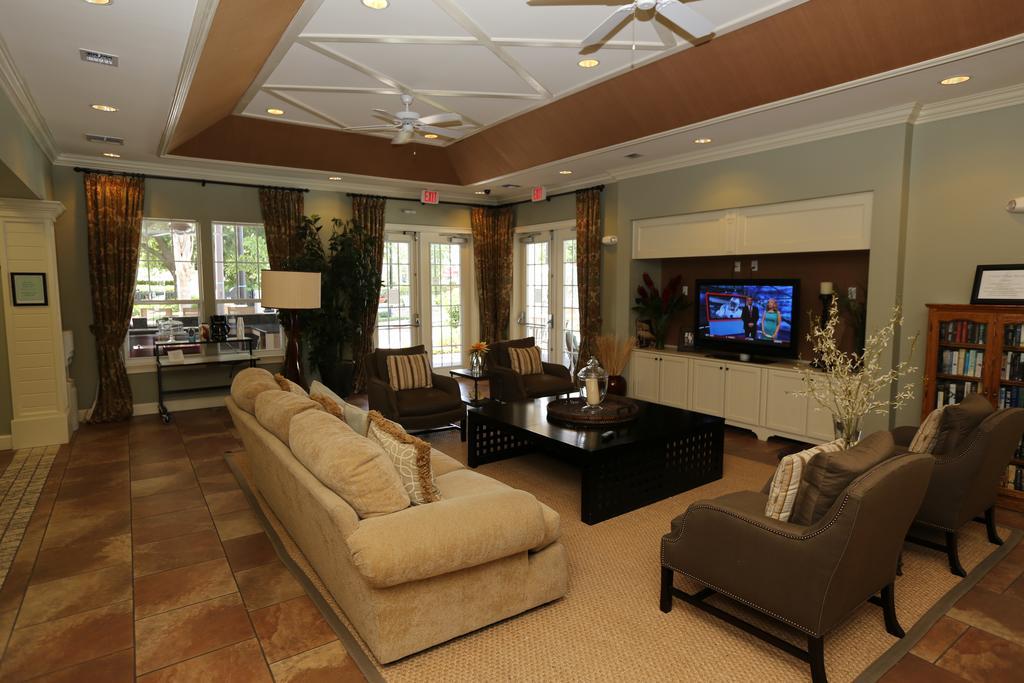 Lucaya Village Townhomes 4*
