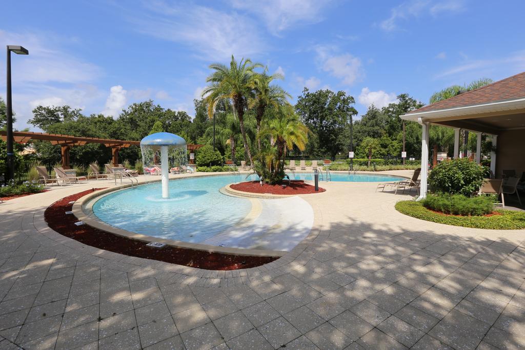 Lucaya Village Townhomes 4*