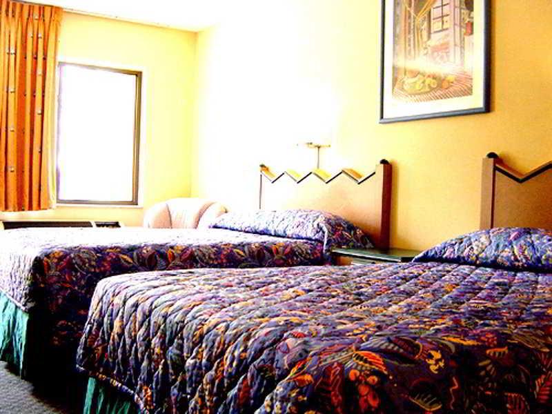 Shining Light & Hotel 2*