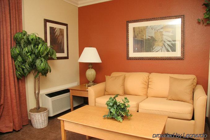 Days By Wyndham West Hotel