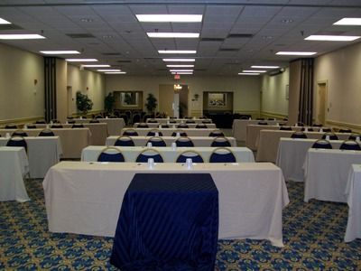 Lakeland Hotel 2*