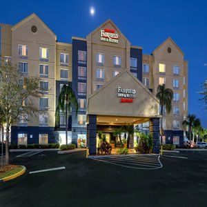Hotel Fairfield And By Marriott Near Universal