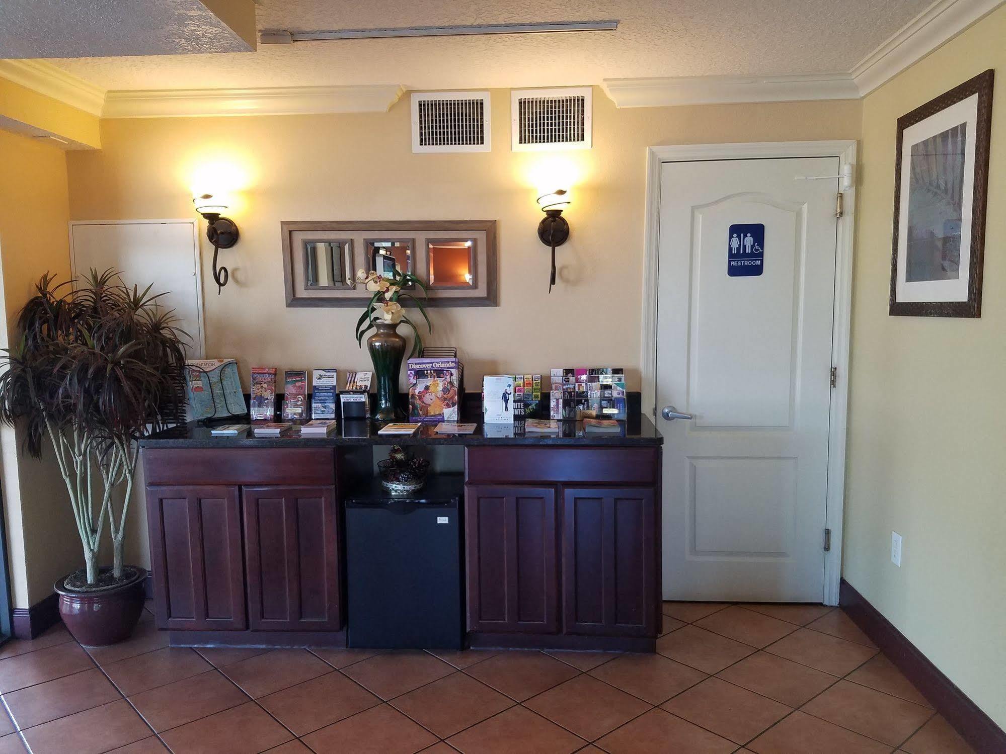 Hotel Days By Wyndham West