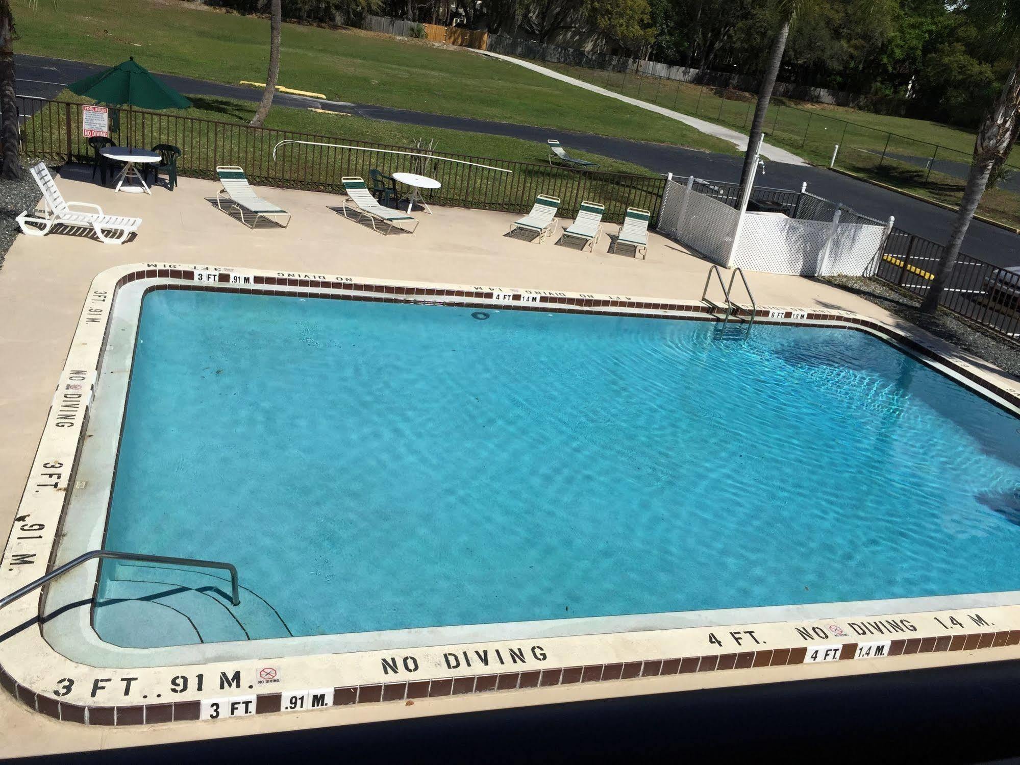 Hotel Days By Wyndham West 2*