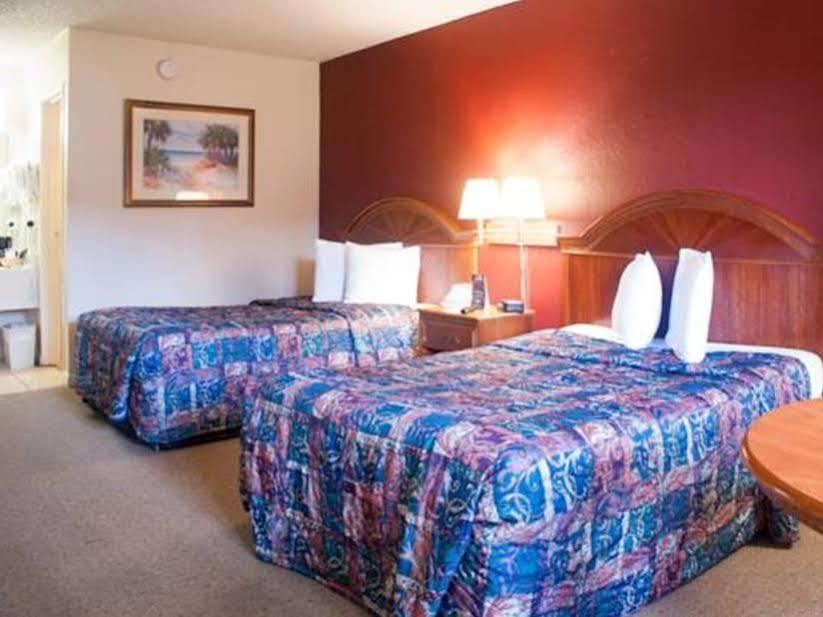 Main Gate Kissimmee Formally Road Way Hotel