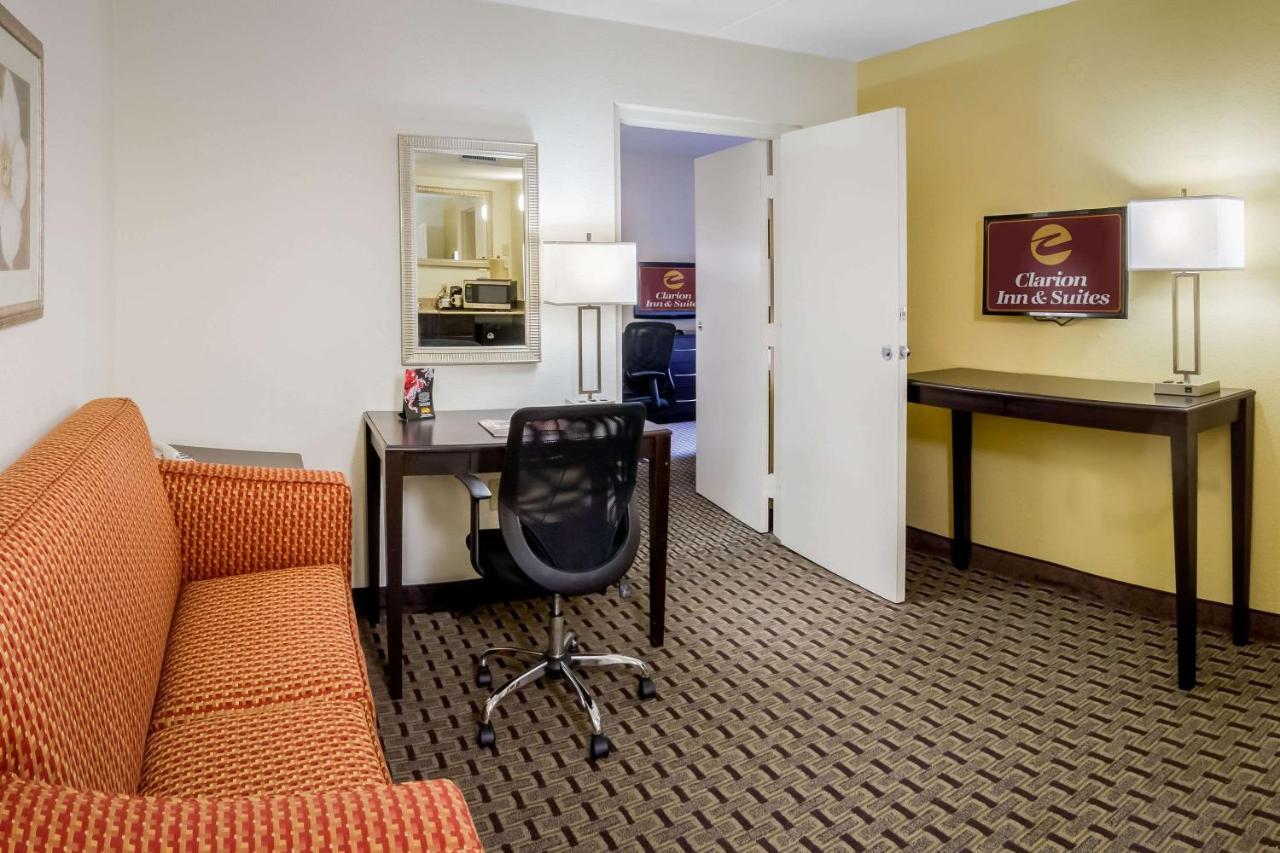 Clarion & At International Drive Hotel 3*
