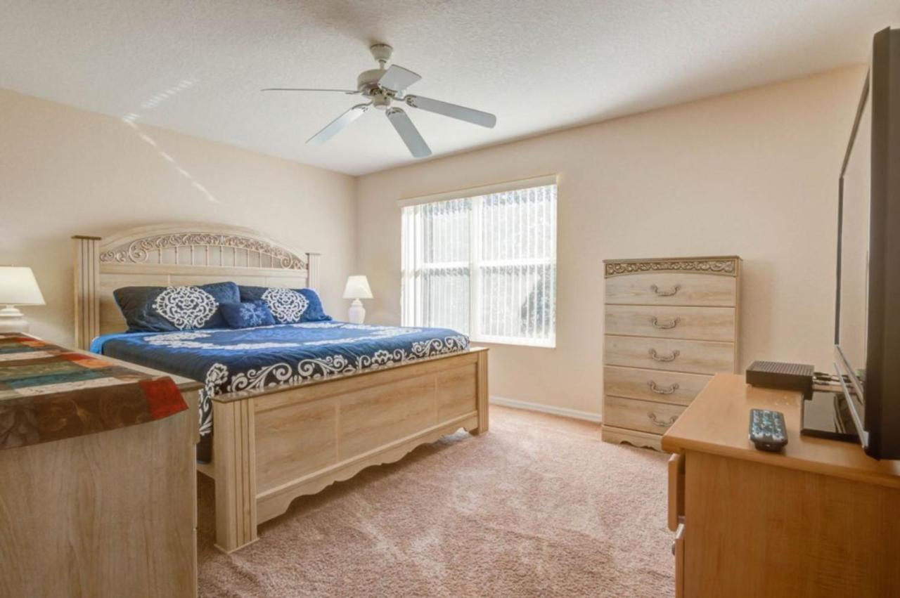 Regal Palms & 121 *