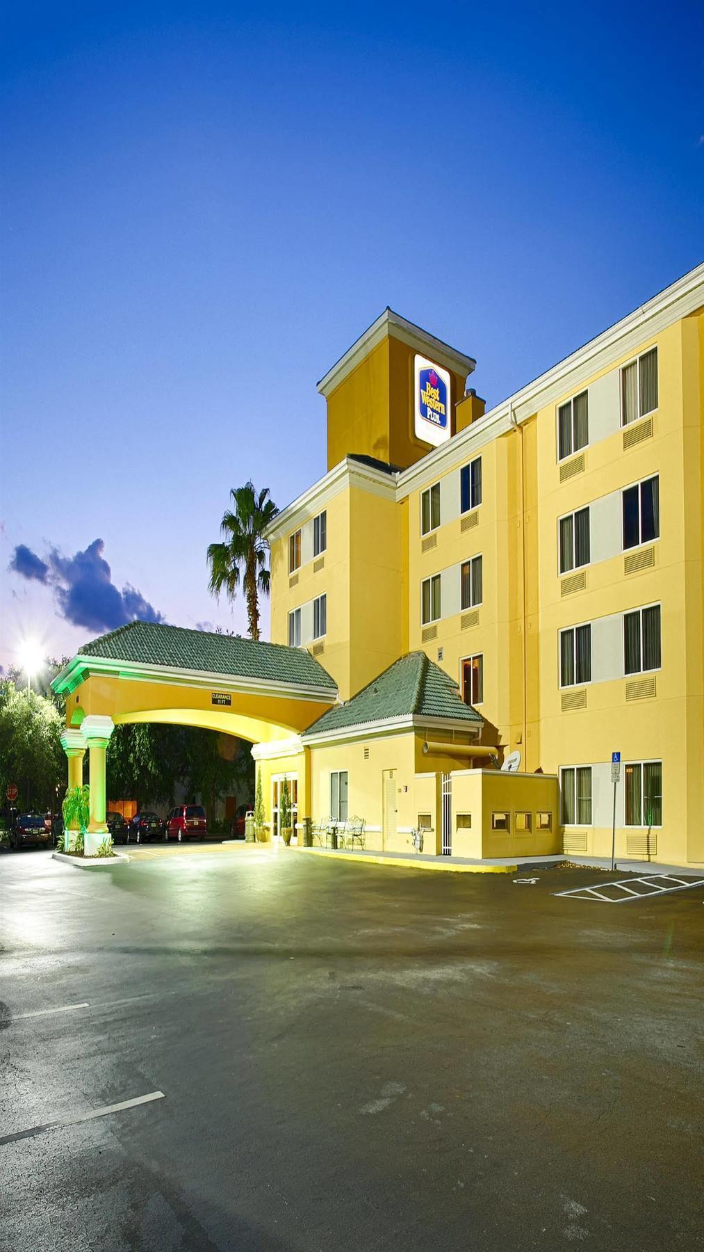 Hotel Spark By Hilton Orlando Near Seaworld 3*
