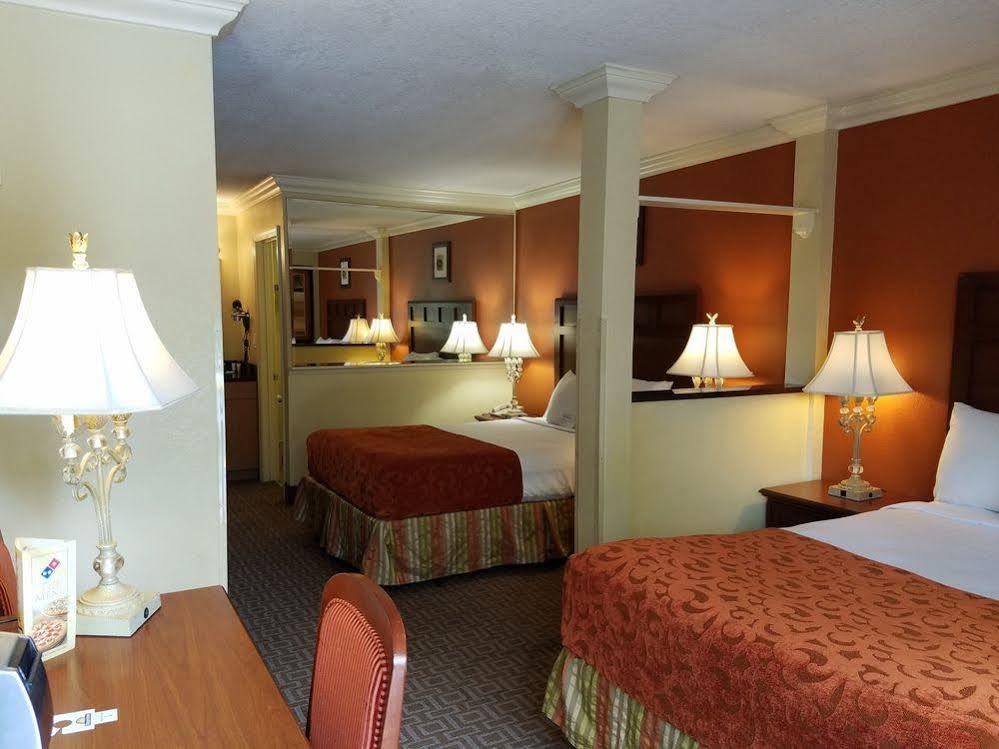 Hotel Days By Wyndham West 2*