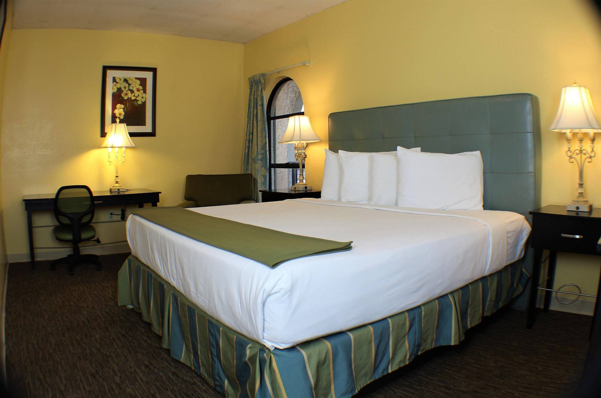 Hotel Shining Light & 2*