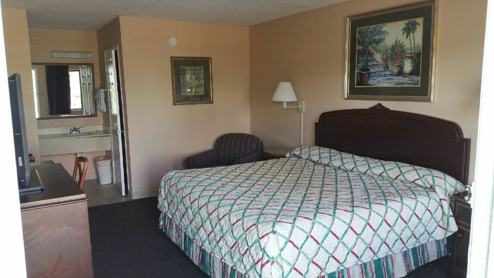 Hotel Shining Light & 2*