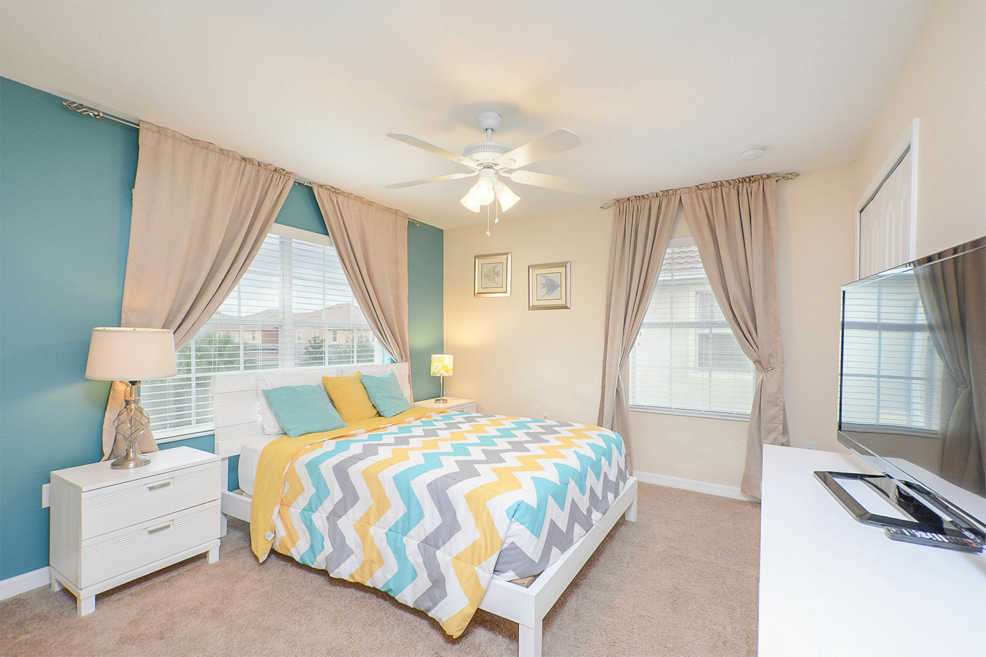 Resort Paradise Palms By Vhc Group Four Corners