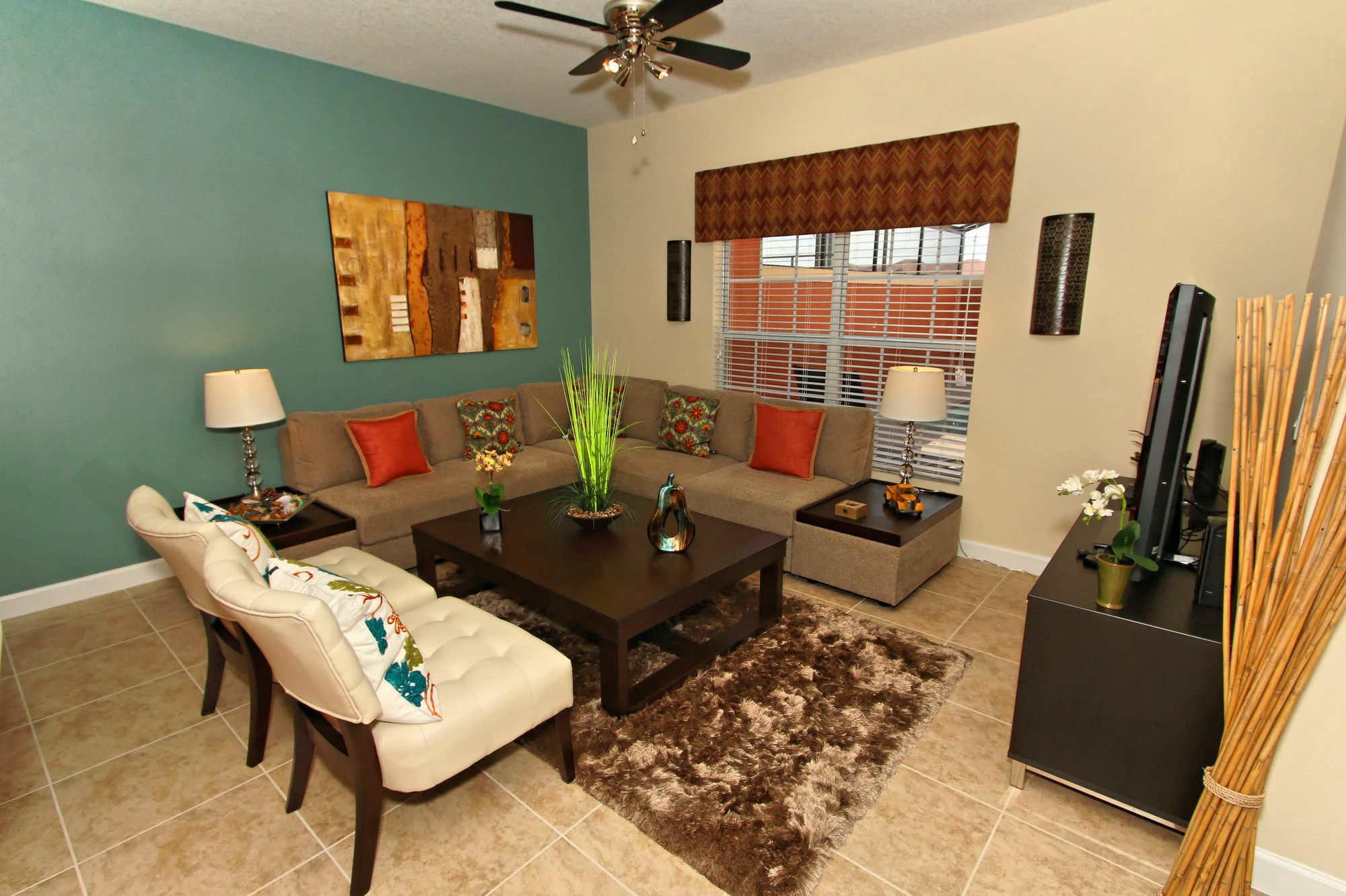 Paradise Palms By Vhc Group Four Corners