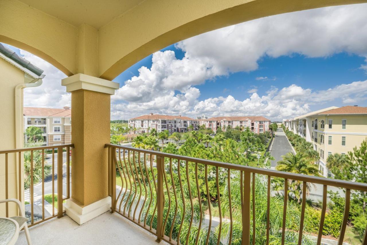 At Universal Boulevard Holiday home