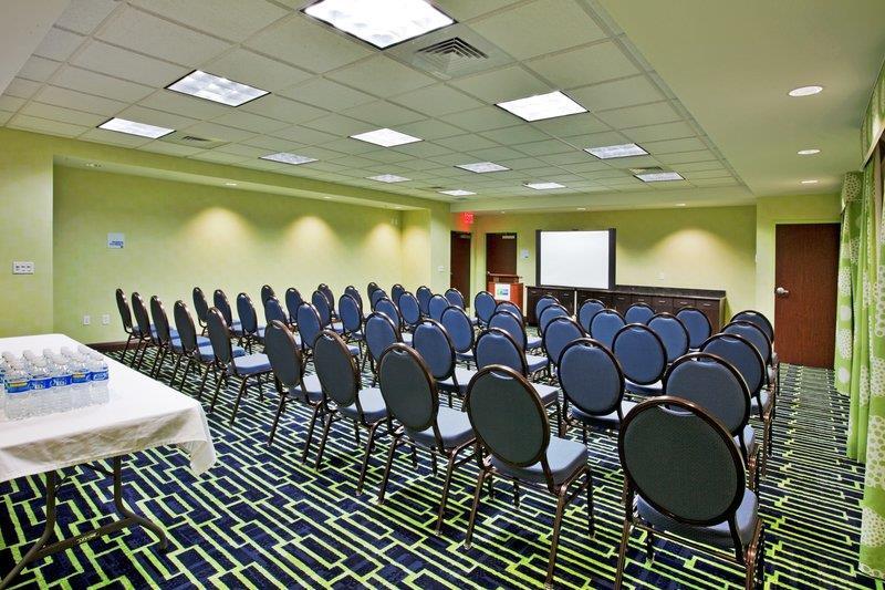 Holiday Express & Orlando - Apopka By Ihg Forest City