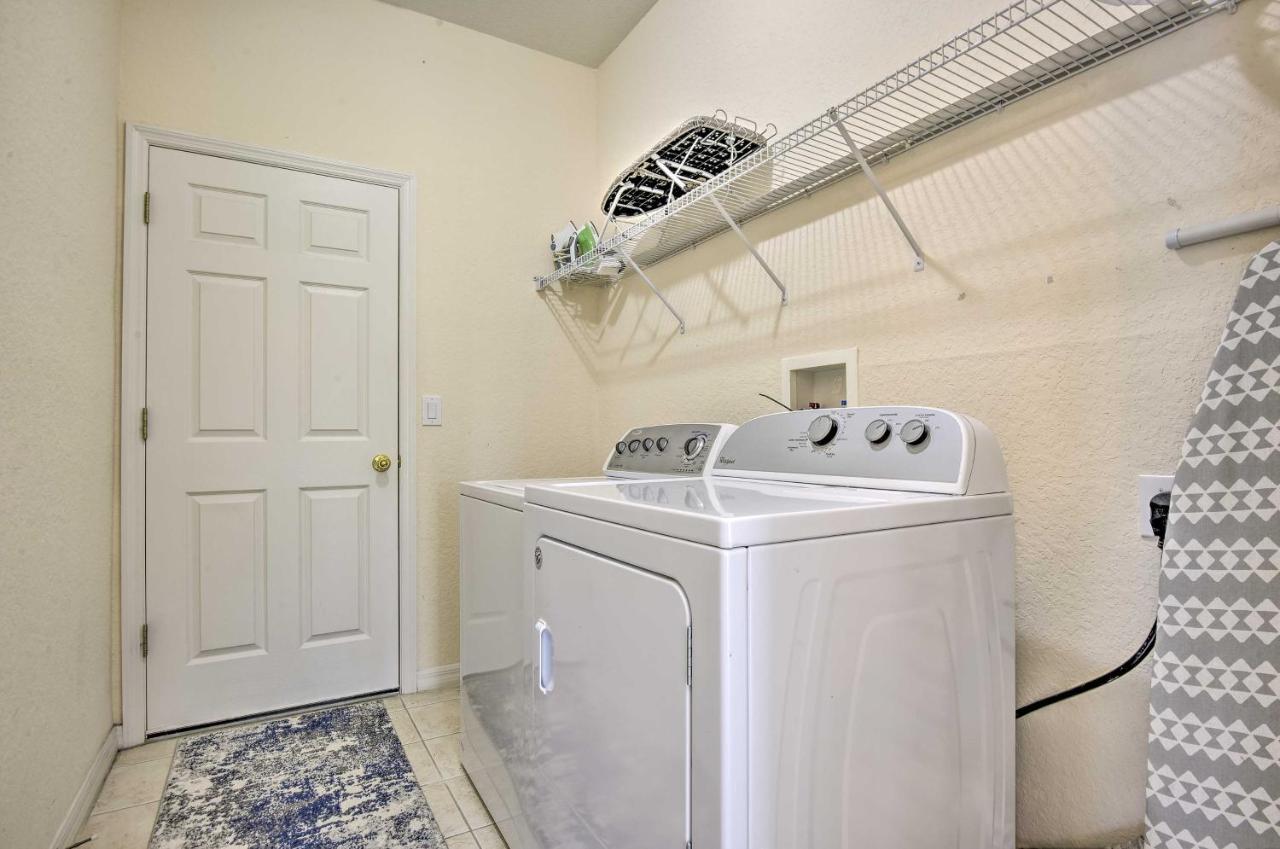 With Game And Pool - 10 Mi To Parks! Villa Orlando