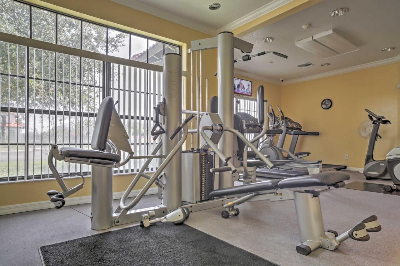 Villa With Game And Pool - 10 Mi To Parks!